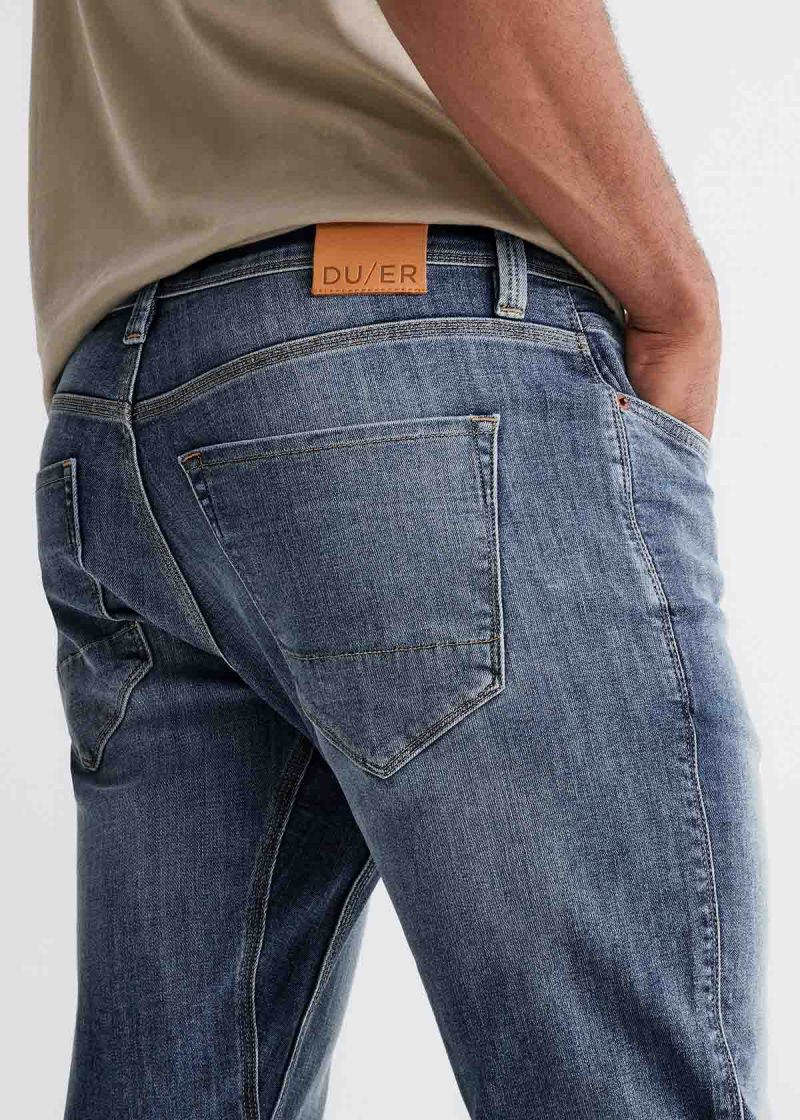 MFLR5021 PERFORMANCE DENIM RELAXED TAPER TIDAL 5934 R BackDetail3 592108