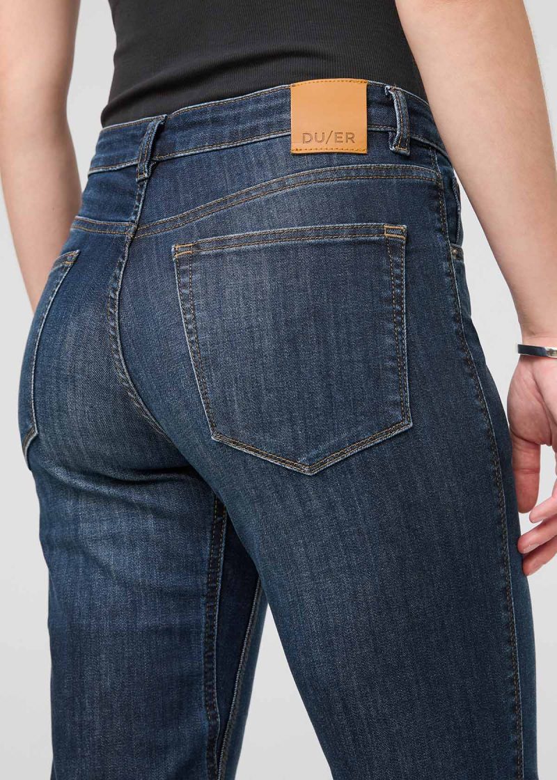 WFLR4012 Performance Denim Girlfriend Jean Heritage Blue 5703 Detail