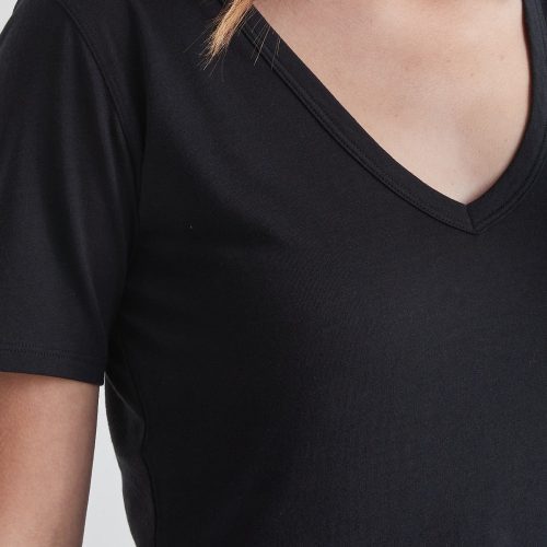 WTJR820 ONLY TEE V NECK BLACK Detail